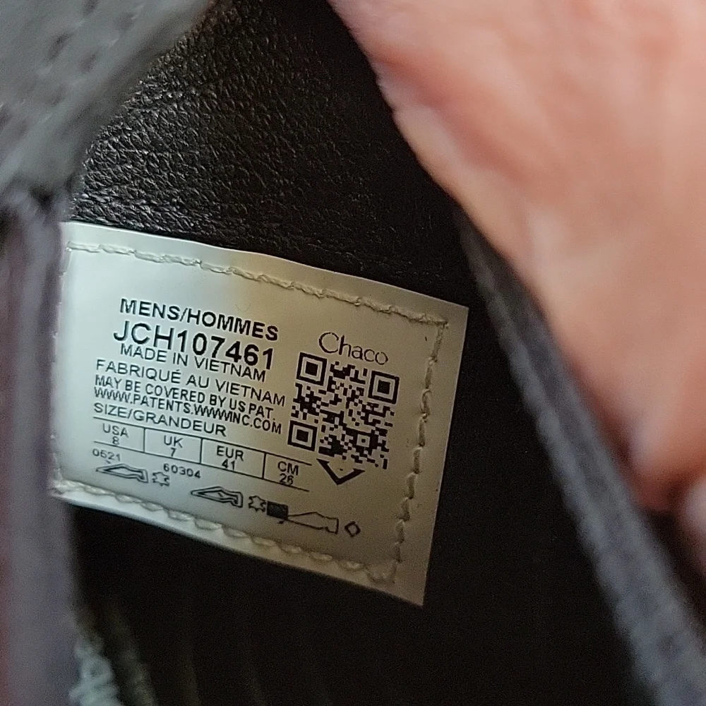 NWOT- Chaco Men's ‘Fields’ Waterproof Leather Chelsea Boot